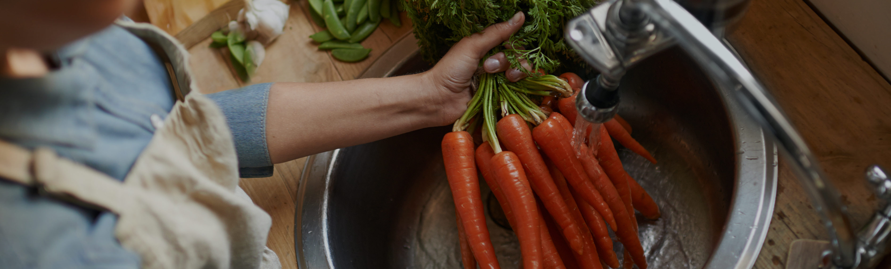 washing carrots