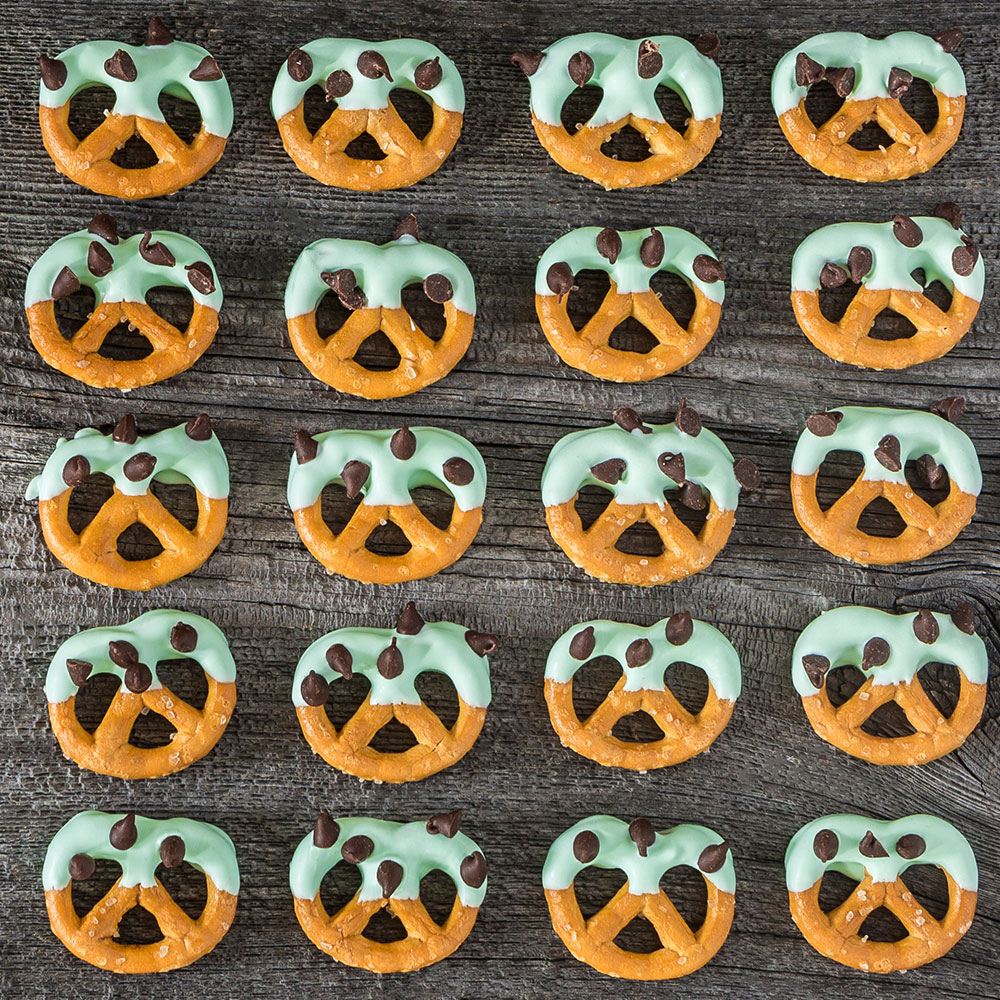Mint chocolate chip pretzels