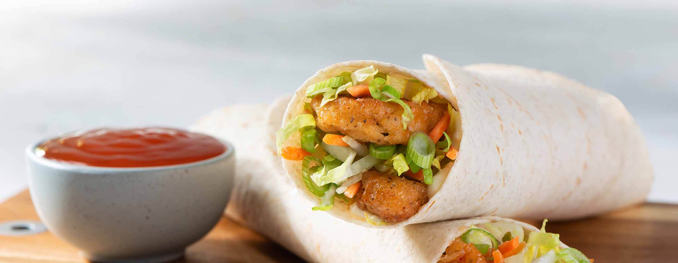 Roulé de végé-poulet miel et sriracha